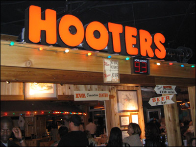 Hooters Restaurant signage