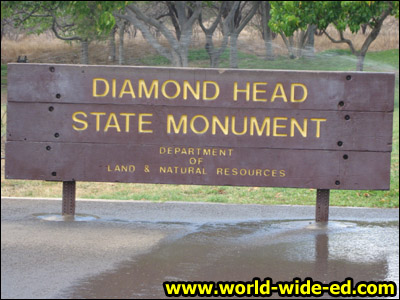 Diamond Head State Monument Sign