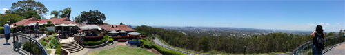 Panoramic view atop Mount Coot-tha (click to enlarge)