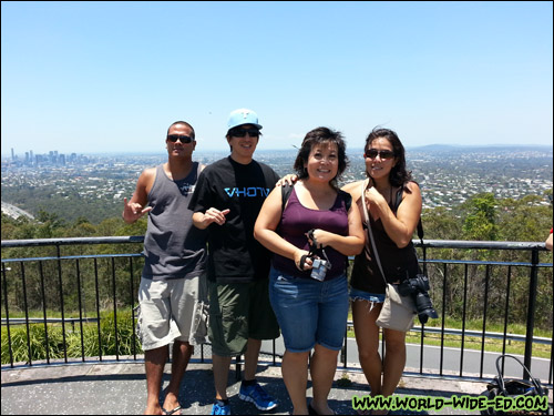 Kaleo Lancaster (@islandtrails), me (@worldwideed), Melissa Chang (@Melissa808) and Catherine Toth (@thedailydish) at the Brisbane Lookout at Mount Coot-tha