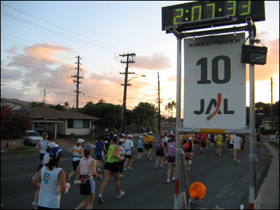 2006 Honolulu Marathon - Mile 10