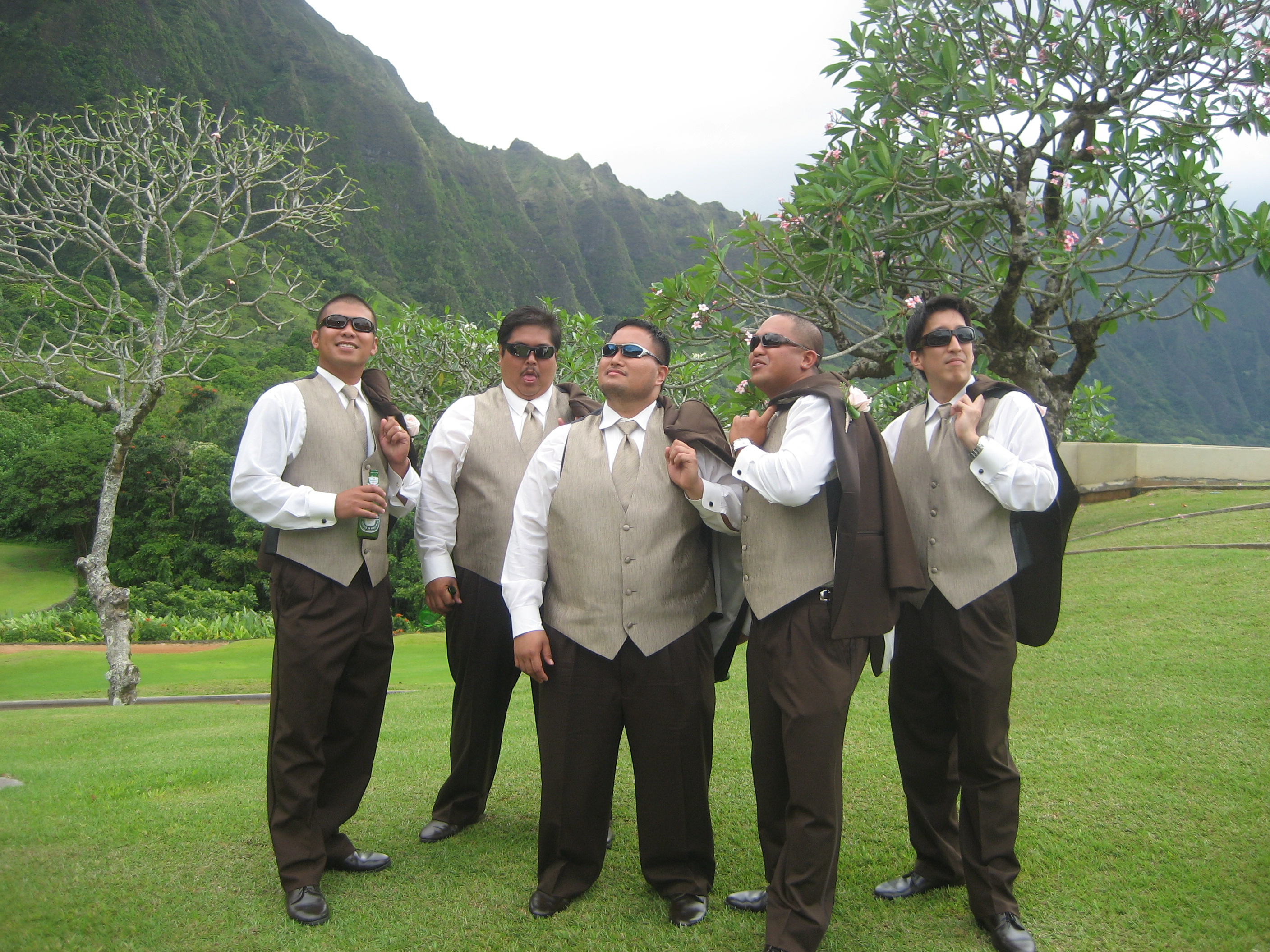 Hawaii Weddings Galore – A Look Back at Eight Hawaii Weddings in One Year