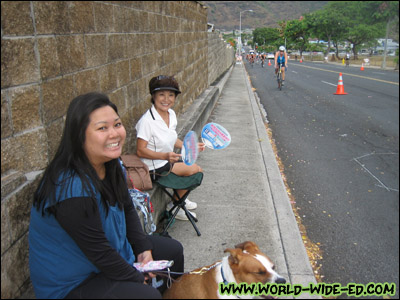 Kari, Miko and moms waiting patiently (and I stress patiently :P ) for my arrival. [Photo Credit: wifey]