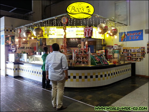 Bee's Dessert House at Moanalua 99