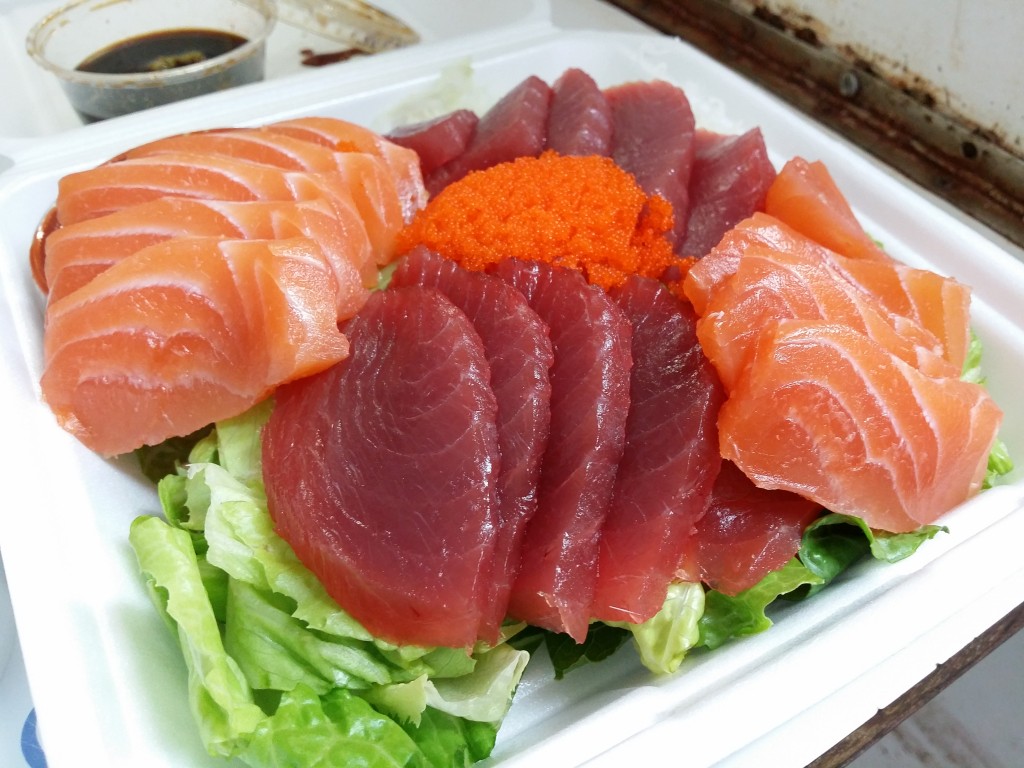 Super Deluxe Sashimi Salad ($13.95)